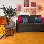 Deluxe Tower Bridge Apartment