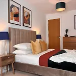 Deluxe Tower Bridge Apartment